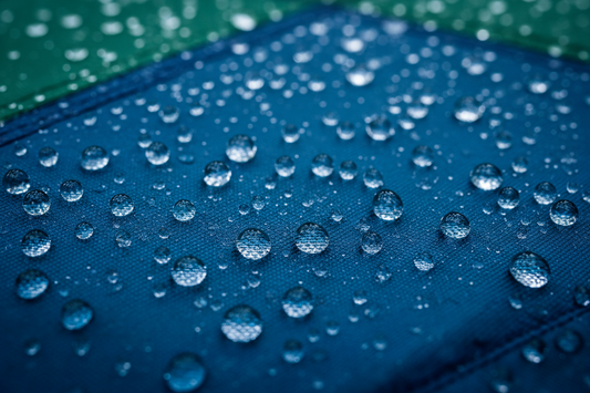 Waarom waterafstotend tentdoek geen vanzelfsprekendheid is